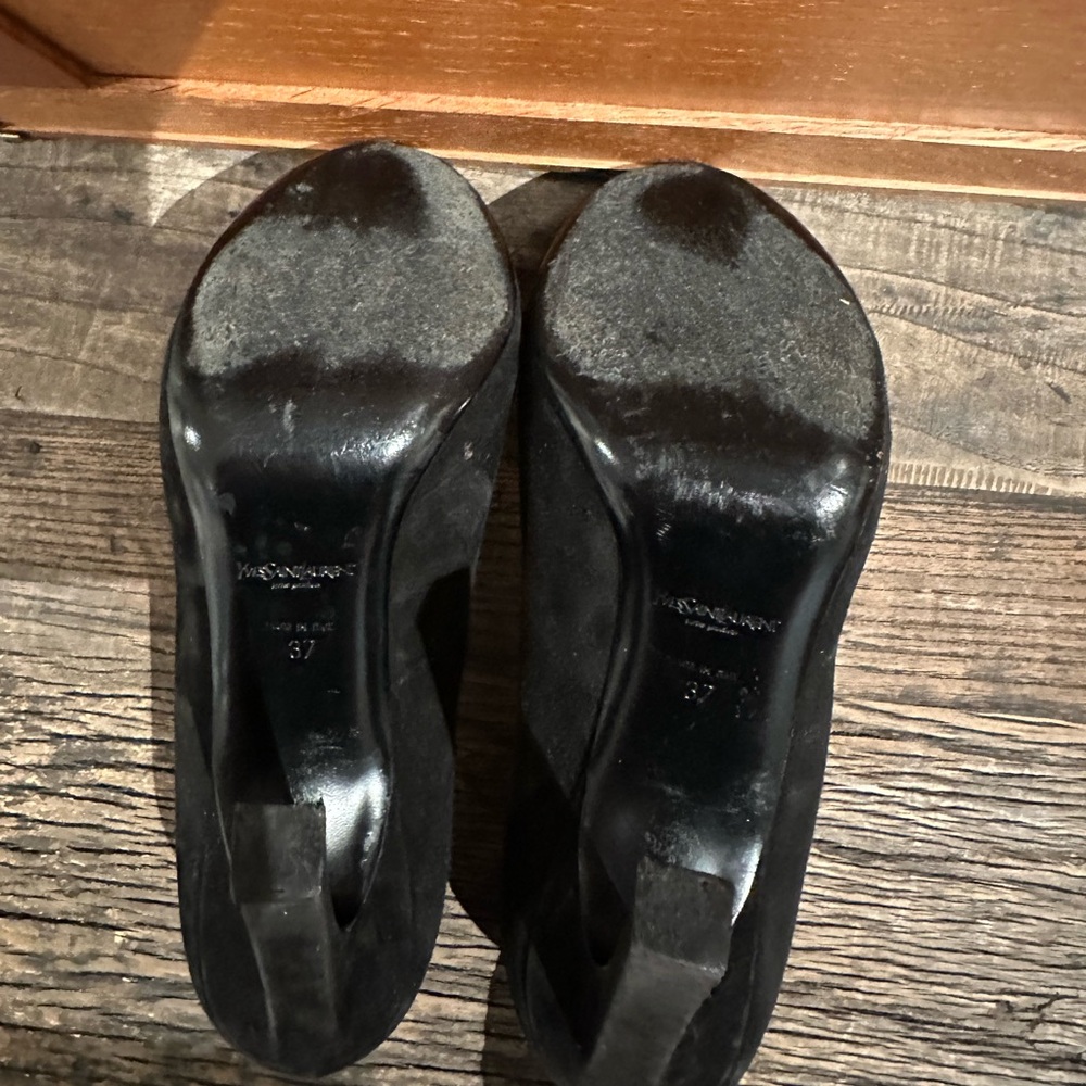 Yves Saint Laurent Black Suede Catherine Pumps - Picture 2 of 7